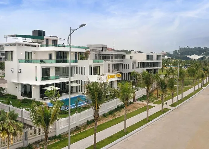 Tuan Chau Kingly Hotel