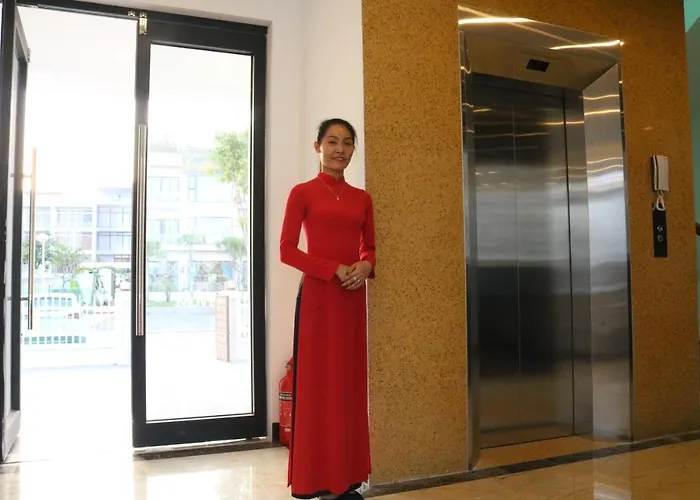 Tuan Chau Kingly Hotel