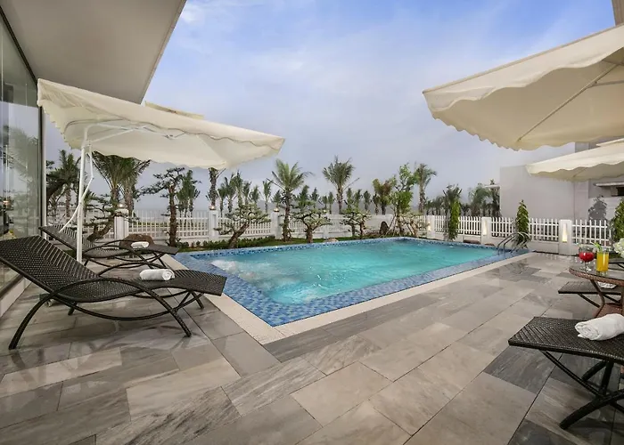 Hotel Tuan Chau Kingly 4*