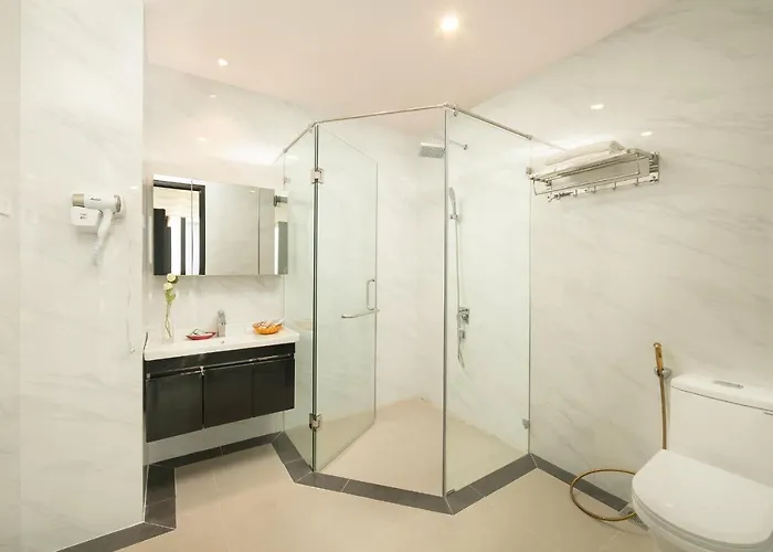 Tuan Chau Kingly Hotel 4*